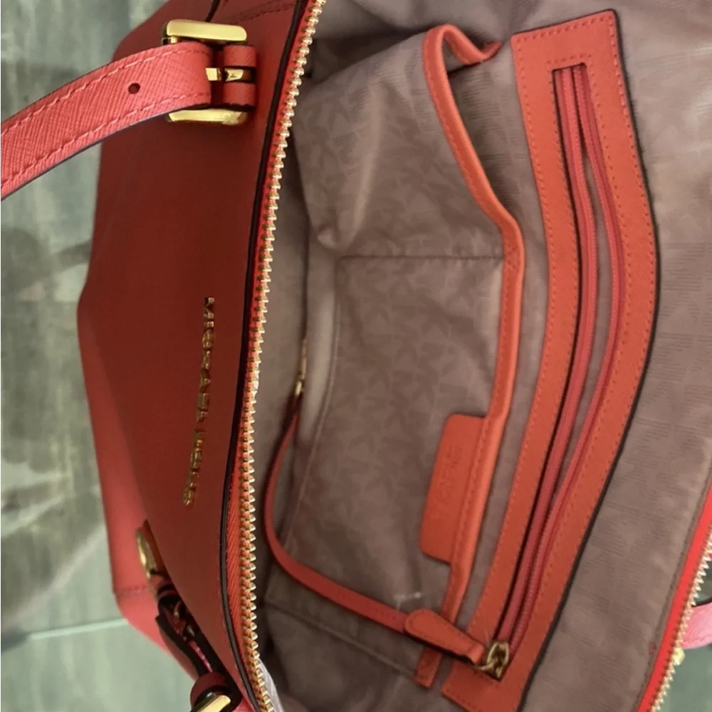 MICHAEL Michael Kors Pink Tote Bag Elegant and Versatile - Picture 8 of 10